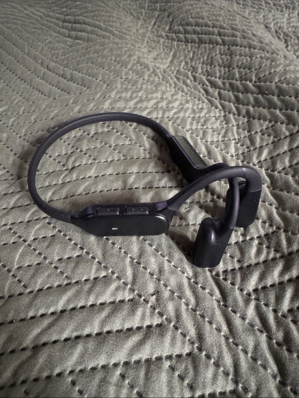 On Running Black Wired Earbuds with Carry Pouch